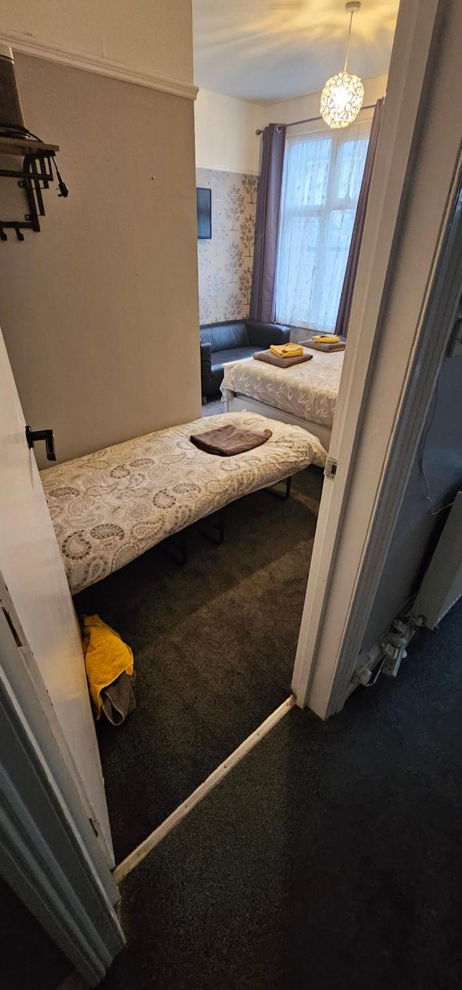 The Roslyn Guest House Paignton Room photo